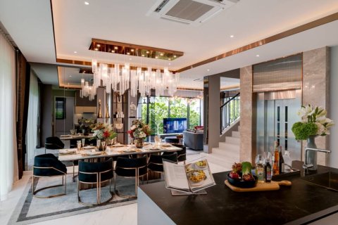 House in Bang Kaeo, Thailand 5 bedrooms № 120500 - photo 10