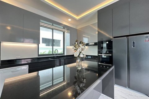 Villa in Cha-am, Thailand 3 bedrooms № 104790 - photo 9