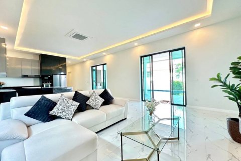 Villa in Cha-am, Thailand 3 bedrooms № 104790 - photo 6