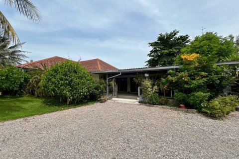 House in Cha-am, Thailand 4 bedrooms № 104788 - photo 3