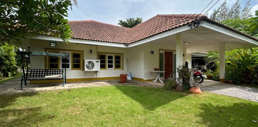 House in Cha-am, Thailand 4 bedrooms № 104788