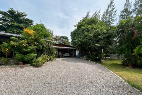 House in Cha-am, Thailand 4 bedrooms № 104788 - photo 4