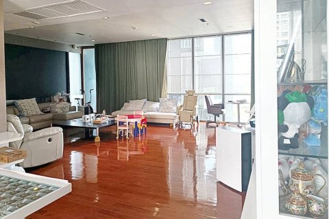 Кондоминиум с 4 спальнями в Клонг Тоэй, Бангкок, Таиланд № 86210 - фото 1