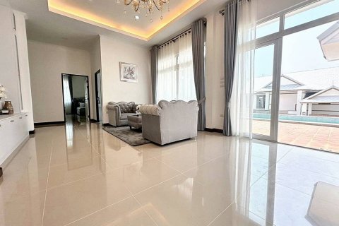 House in Pattaya, Thailand 3 bedrooms № 86208 - photo 5