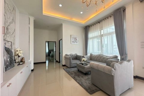 House in Pattaya, Thailand 3 bedrooms № 86208 - photo 2