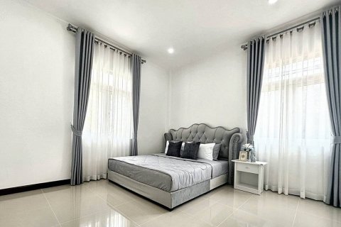 House in Pattaya, Thailand 3 bedrooms № 86208 - photo 10