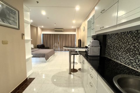 Студия в кондо в Паттайе, Таиланд № 125716 - фото 1