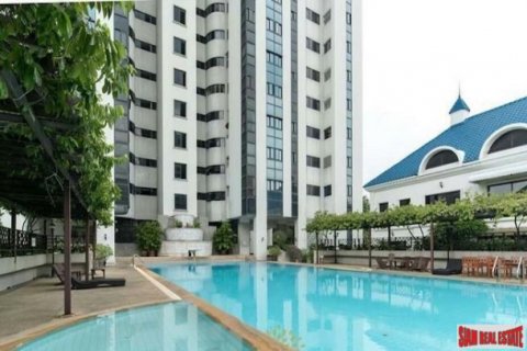 House in Bangkok, Thailand 3 bedrooms № 119671 - photo 1