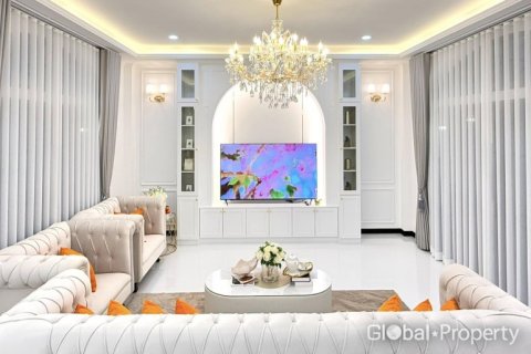 House in Pattaya, Thailand 4 bedrooms № 120580 - photo 6