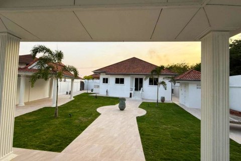 Дом в Паттайе, Таиланд с 4 спальнями № 81347 - фото 3