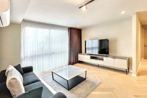 Condo in Bangkok, Thailand, 2 bedrooms  № 119387 - photo 2
