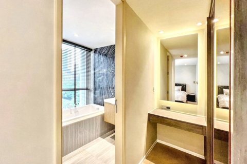 Condo in Bangkok, Thailand, 2 bedrooms  № 119387 - photo 8