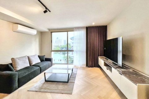 Condo in Bangkok, Thailand, 2 bedrooms  № 119387 - photo 1