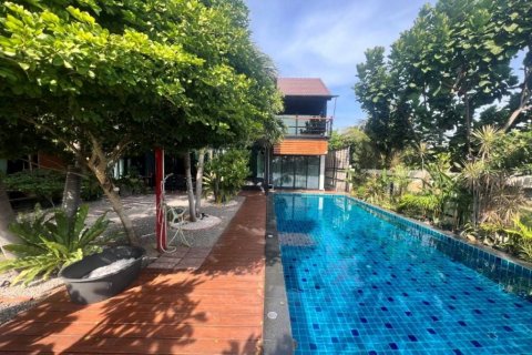Villa in Pran Buri, Thailand 5 bedrooms № 119386 - photo 1