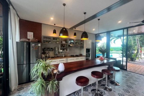 Villa in Pran Buri, Thailand 5 bedrooms № 119386 - photo 5