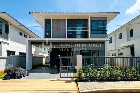 House in Phuket, Thailand 4 bedrooms № 131966 - photo 1