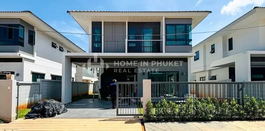 House in Phuket, Thailand 4 bedrooms № 131966