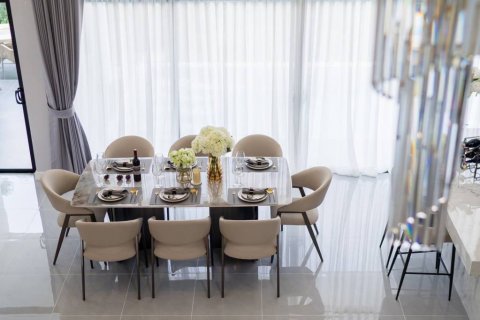 Villa in Pattaya, Thailand 4 bedrooms № 125930 - photo 4