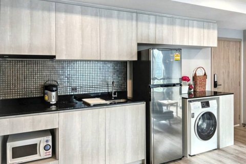 Кондоминиум с 2 спальнями в Дин Даенге, Бангкок, Таиланд № 125924 - фото 6