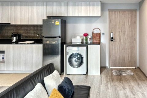 Кондоминиум с 2 спальнями в Дин Даенге, Бангкок, Таиланд № 125924 - фото 4