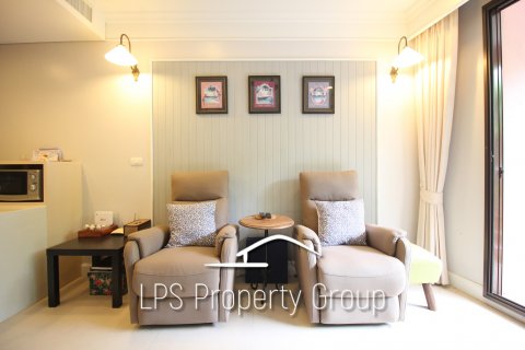 Condo in Hua Hin, Thailand, 1 bedroom  № 125532 - photo 11