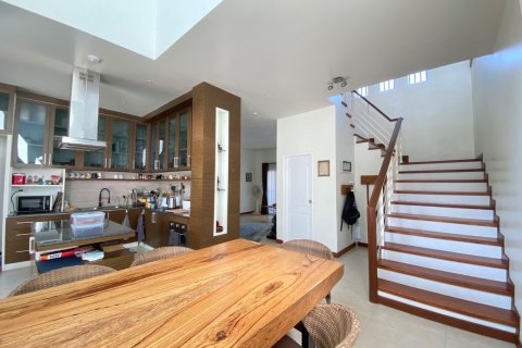 Дом в Чиангмае, Таиланд с 5 спальнями  № 82997 - фото 16