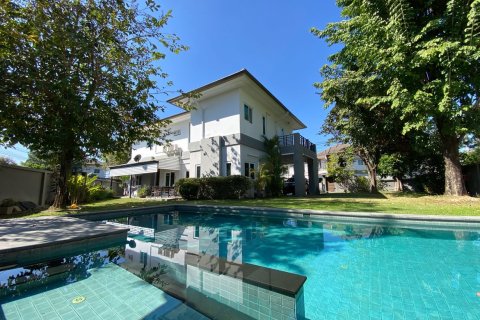 Maison à Chiang Mai, Thaïlande 5 chambres № 82997