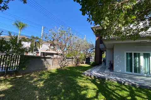 Дом в Чиангмае, Таиланд с 5 спальнями  № 82997 - фото 4