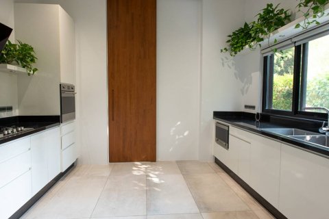Villa in Hua Hin, Thailand 4 bedrooms № 120482 - photo 8