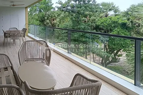 Condo in Phuket, Thailand, 3 bedrooms  № 131483 - photo 2