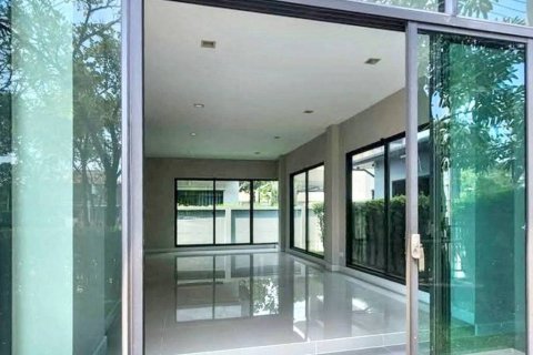 Дом в Суан Луанге, Бангкок, Таиланд с 4 спальнями  № 132952 - фото 3