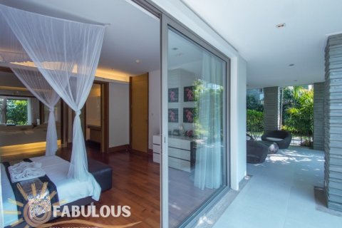 Condo on Naithon Beach, Thailand, 3 bedrooms № 124249 - photo 9