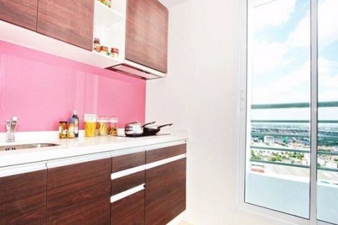 Condo in Bangkok, Thailand, 3 bedrooms  № 99676 - photo 7