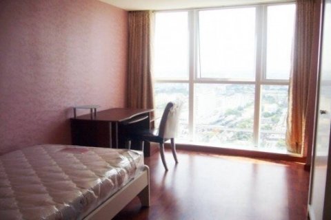 Condo in Bangkok, Thailand, 3 bedrooms  № 99676 - photo 3