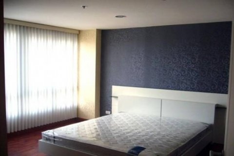 Condo in Bangkok, Thailand, 3 bedrooms  № 99676 - photo 1