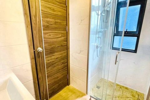 Кондоминиум с 2 спальнями в Хуай Кванге, Бангкок, Таиланд № 125842 - фото 4