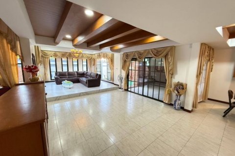 Дом в Паттайе, Таиланд с 5 спальнями  № 125939 - фото 8