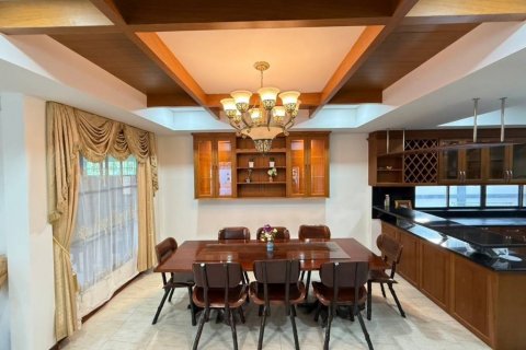 Дом в Паттайе, Таиланд с 5 спальнями  № 125939 - фото 6