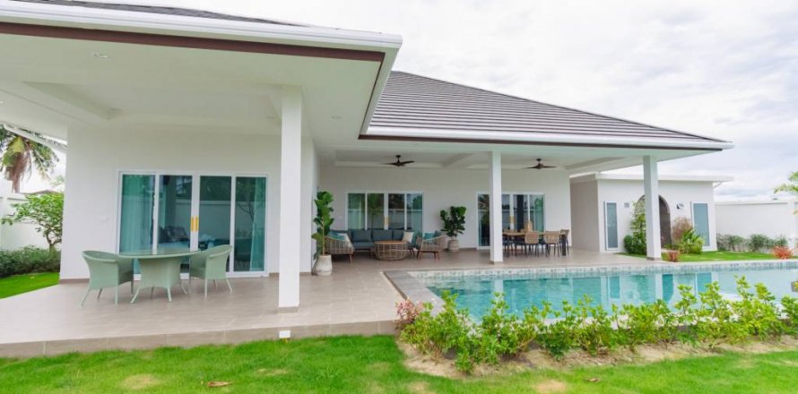 Villa in Hua Hin, Thailand 3 bedrooms № 106945