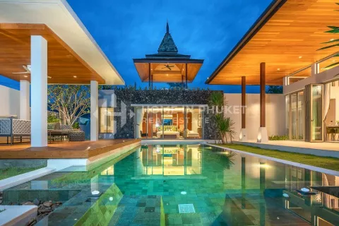 House in Phuket, Thailand 3 bedrooms № 130879 - photo 1