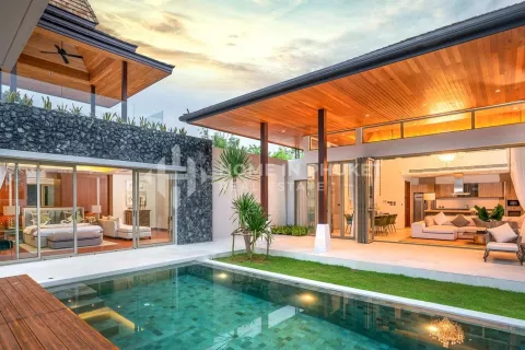 House in Phuket, Thailand 3 bedrooms № 130879 - photo 3