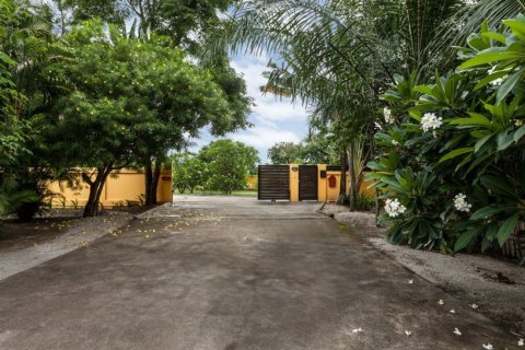 Вилла в Чиангмае, Таиланд с 5 спальнями  № 102977 - фото 28