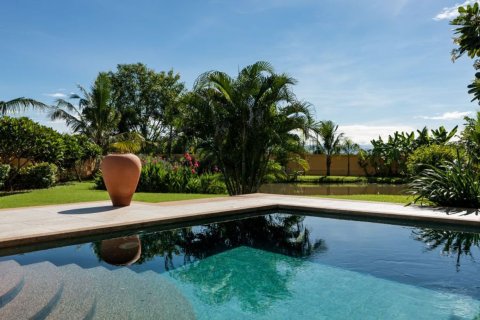 Вилла в Чиангмае, Таиланд с 5 спальнями  № 102977 - фото 23