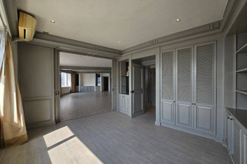 Кондоминиум с 3 спальнями в Кхлонг Сане, Бангкок, Таиланд № 125743 - фото 6