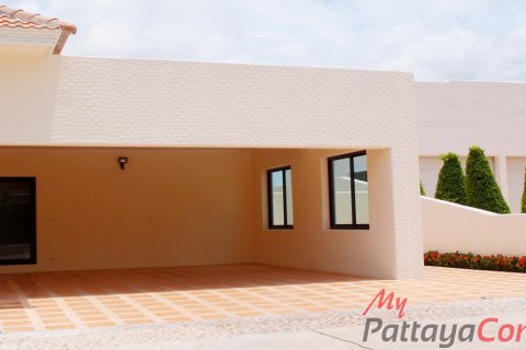 House in Bang Lamung, Thailand 4 bedrooms № 125740 - photo 5