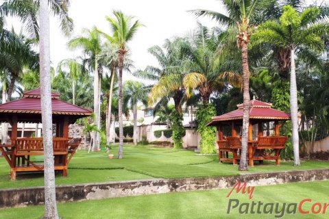 House in Bang Lamung, Thailand 4 bedrooms № 125740 - photo 2