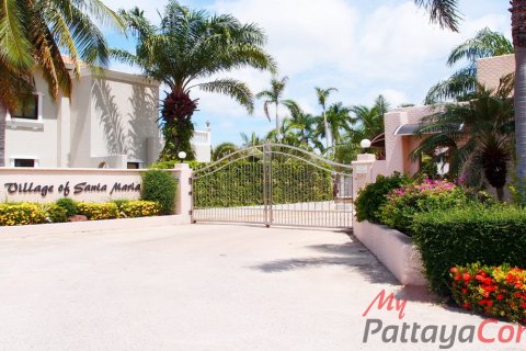 House in Bang Lamung, Thailand 4 bedrooms № 125740 - photo 1