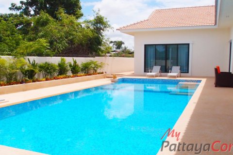 House in Bang Lamung, Thailand 4 bedrooms № 125740 - photo 8