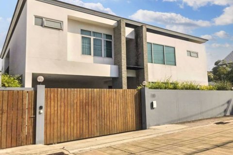 Maison à Wang Thonglang, Bangkok, Thaïlande 4 chambres № 86222 - photo 2