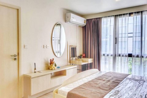 Кондоминиум с 2 спальнями в Дин Даенге, Бангкок, Таиланд № 104493 - фото 4